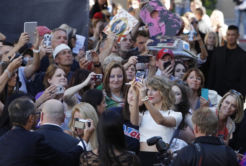Taylor Swift takes a selfie